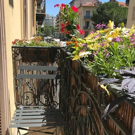 Nice: Hyper Centre !super Cosy Lägenhet